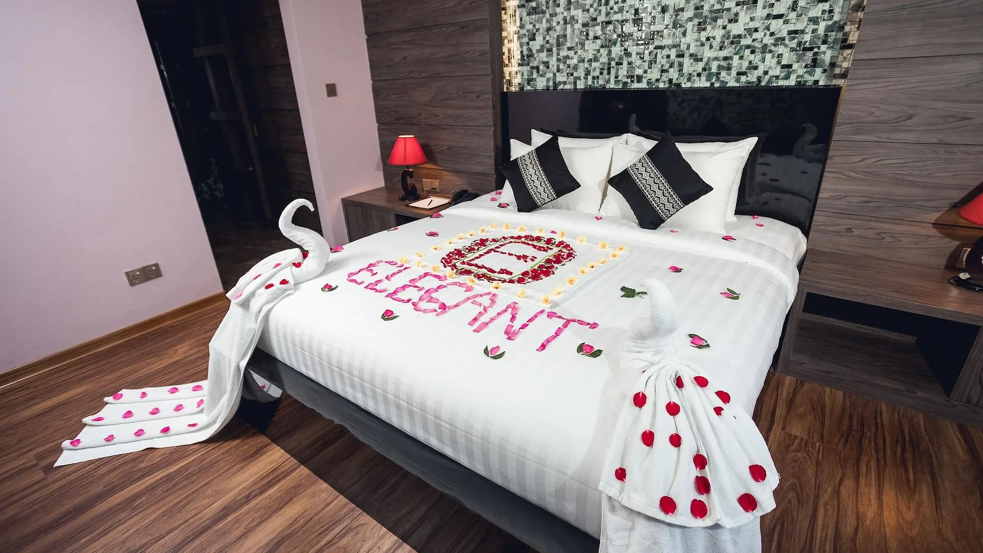 Elegant Hotel Pyi Thar Yar Yangon