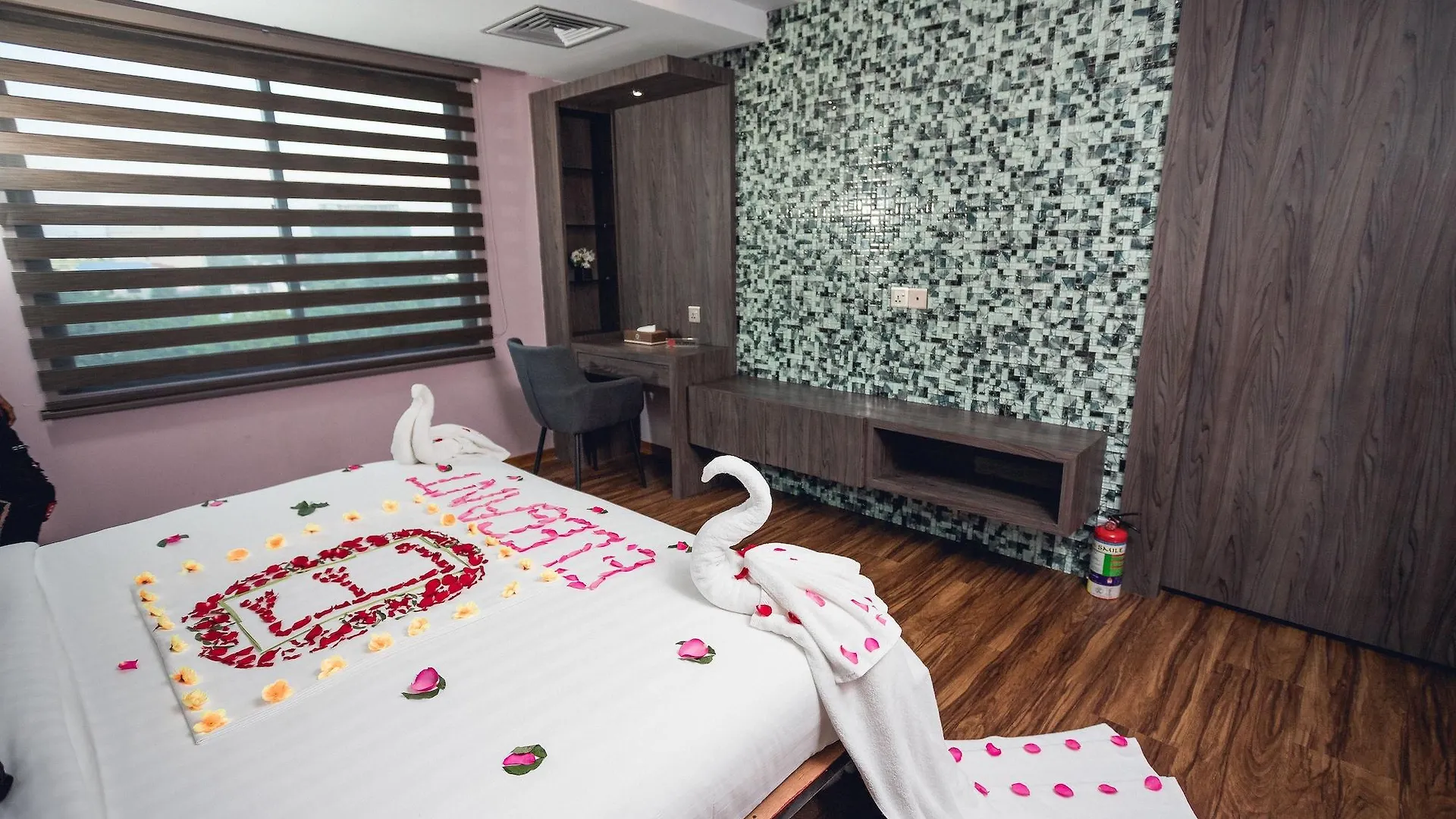 Elegant Hotel Pyi Thar Yar Yangon Myanmar