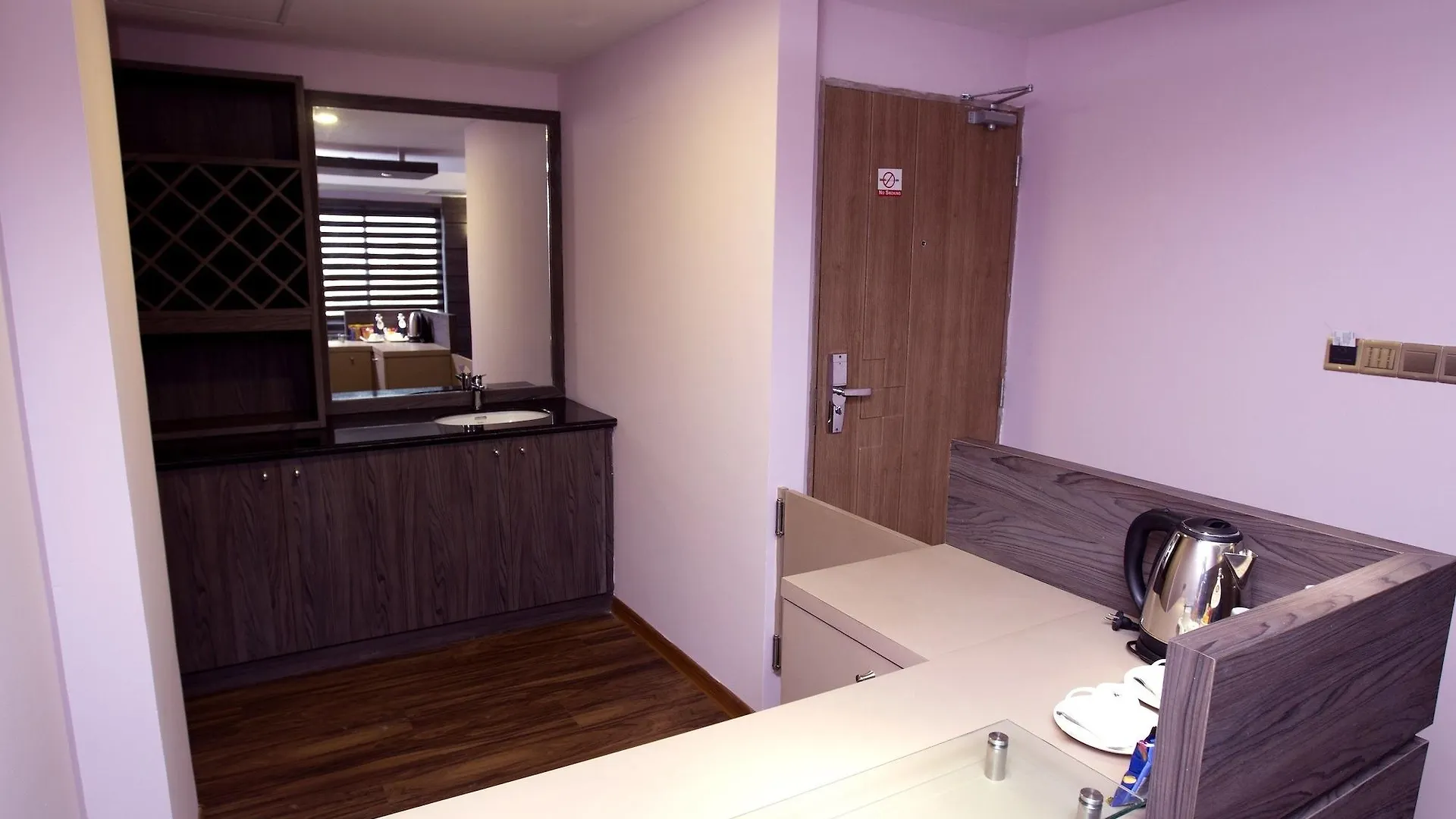 ***  Elegant Hotel Pyi Thar Yar Yangon Myanmar