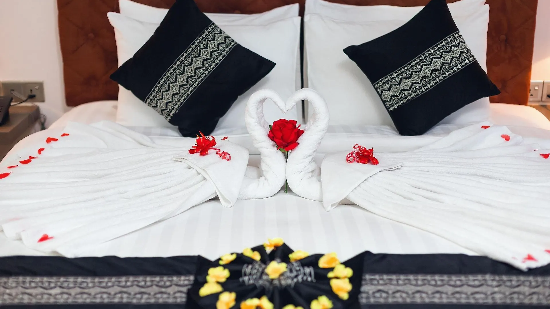 Elegant Hotel Pyi Thar Yar Yangon