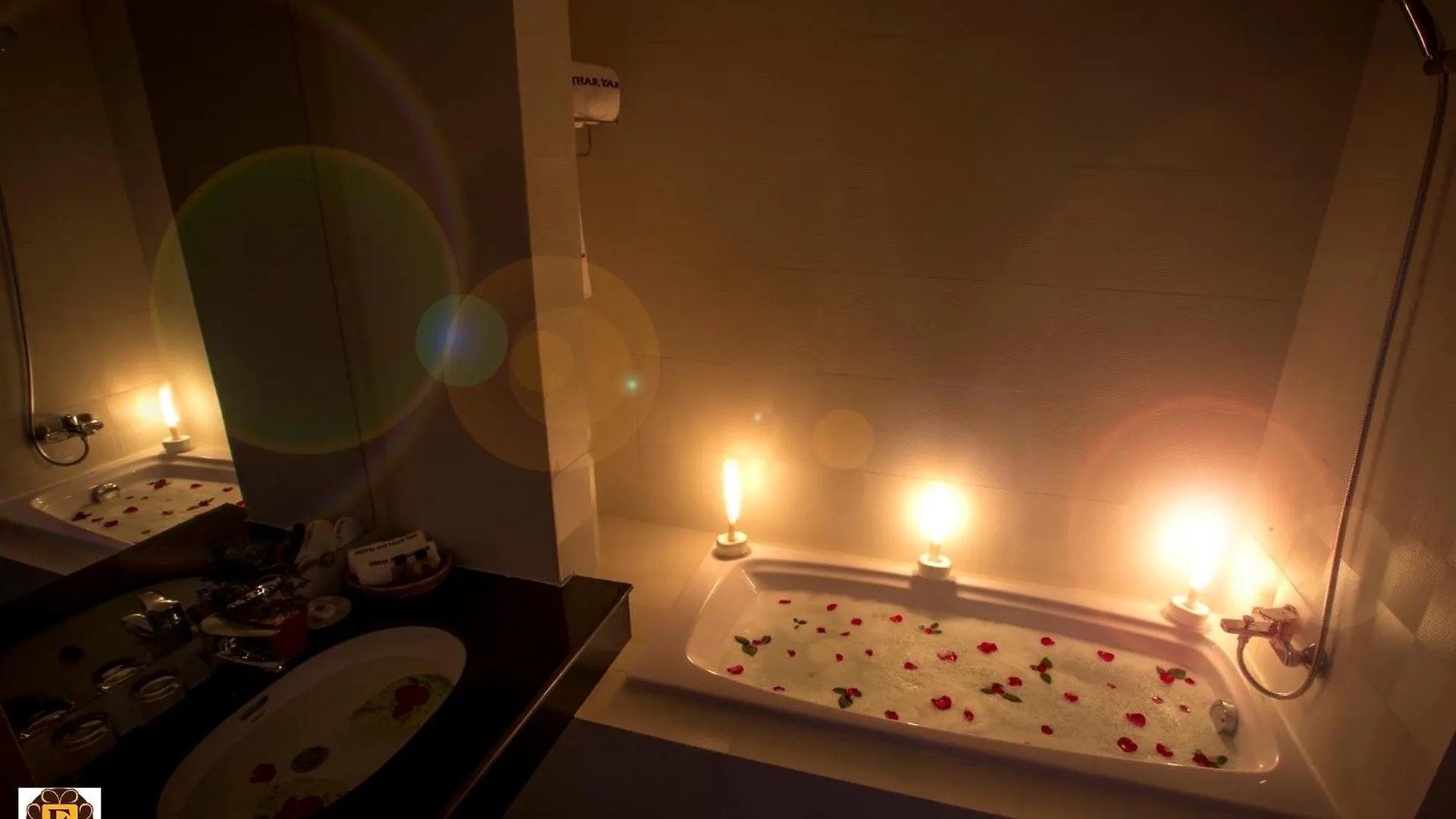 Elegant Hotel Pyi Thar Yar Yangon