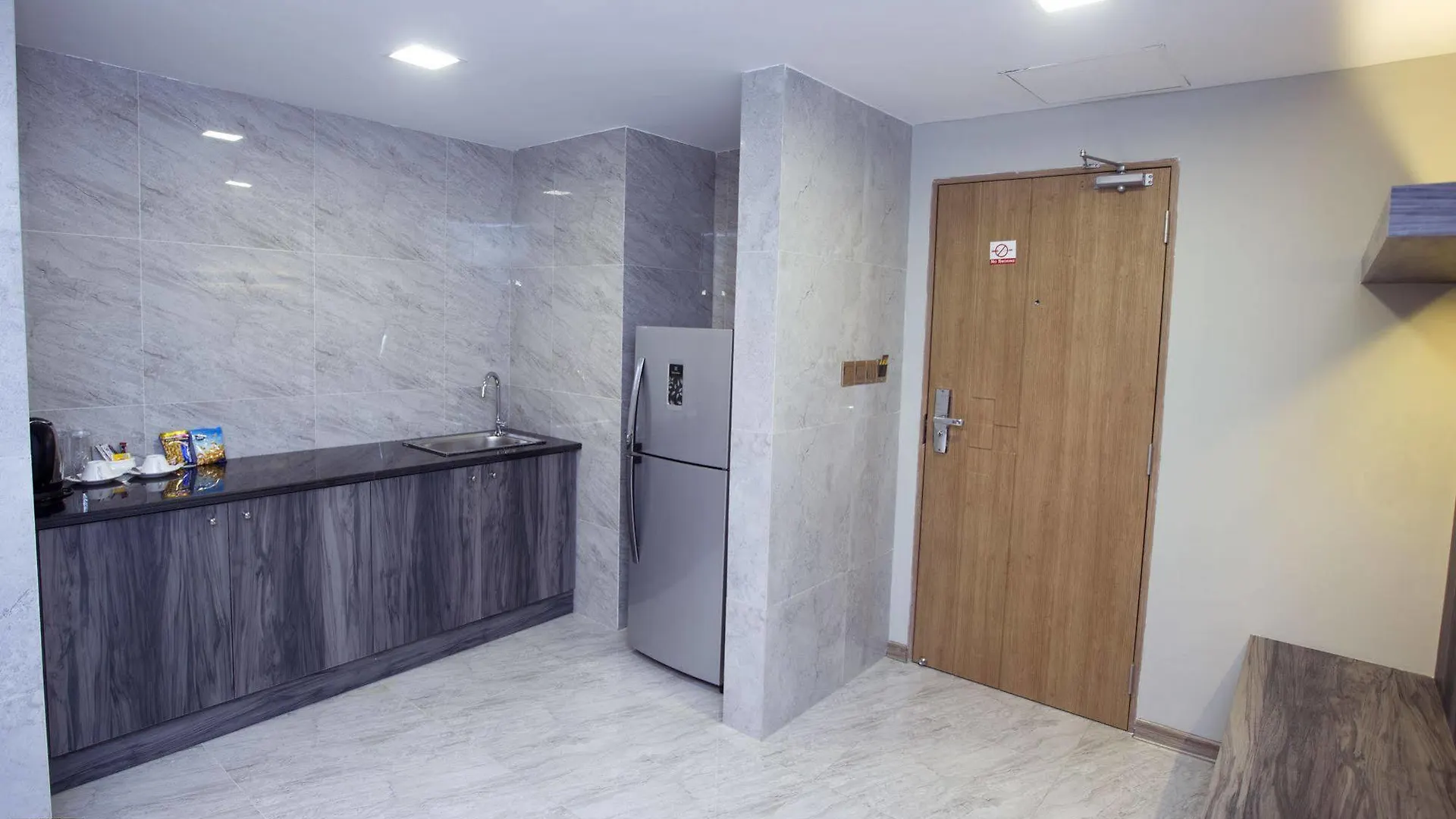 Elegant Hotel Pyi Thar Yar Yangon