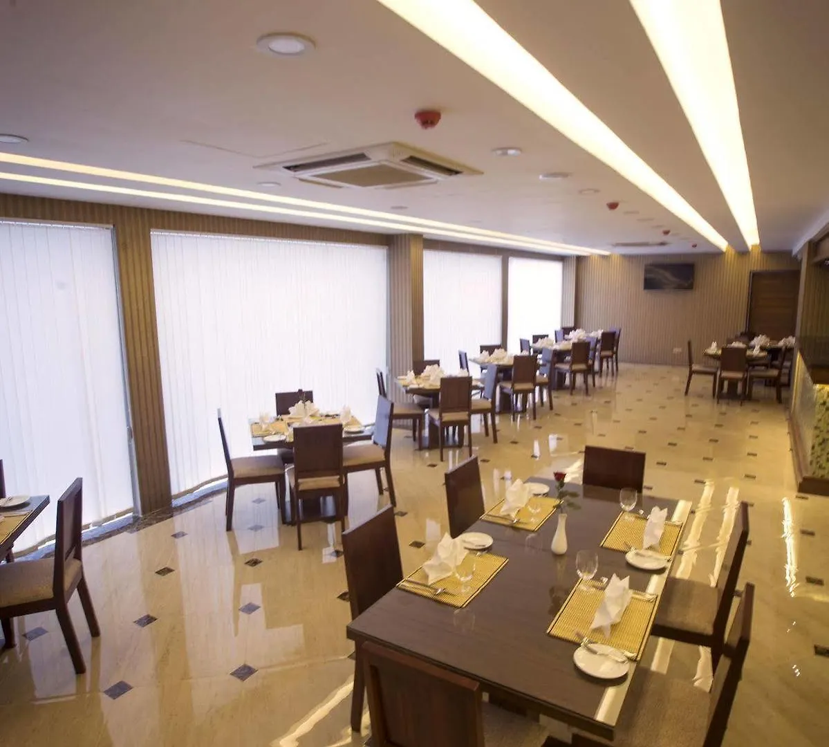 Elegant Hotel Pyi Thar Yar Yangon