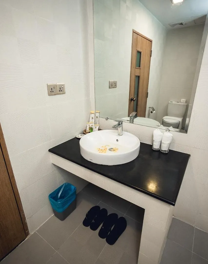 Elegant Hotel Pyi Thar Yar Yangon