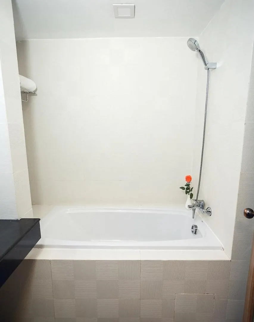 Elegant Hotel Pyi Thar Yar Yangon