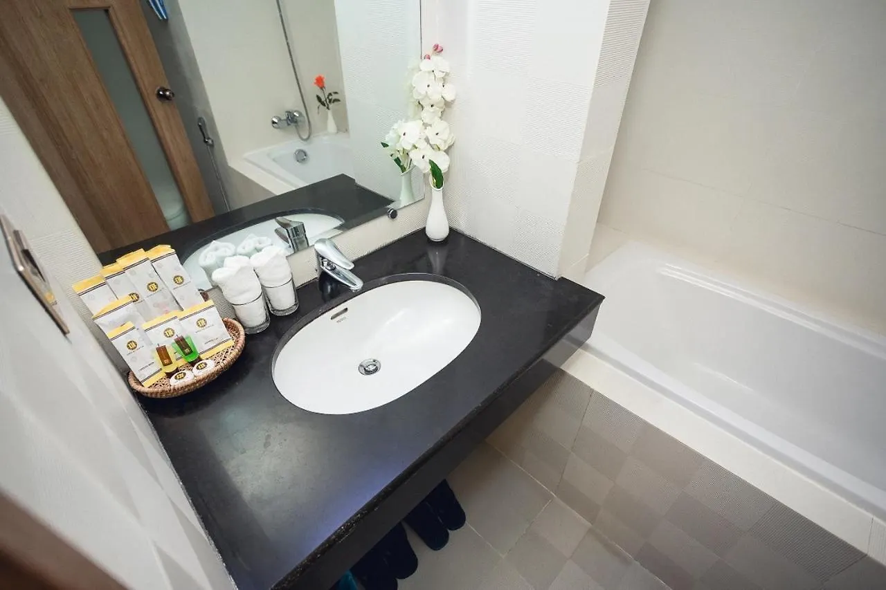 Elegant Hotel Pyi Thar Yar Yangon