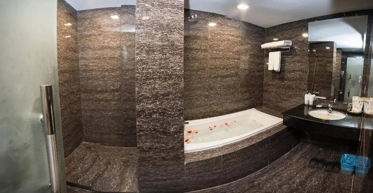 Elegant Hotel Pyi Thar Yar Yangon